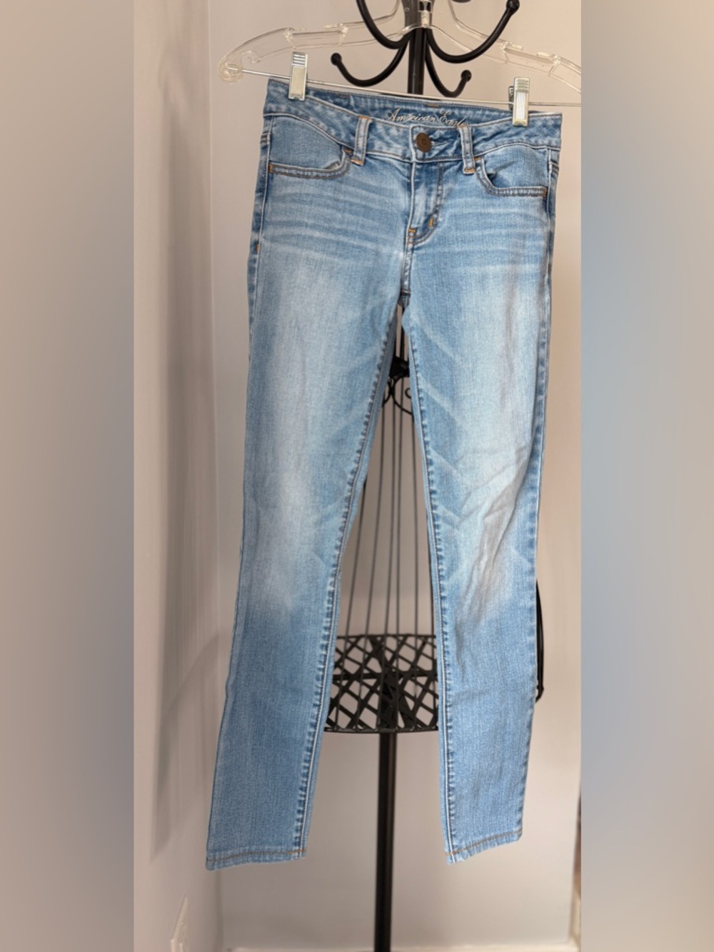 American Eagle Outfitters Light Wash Skinny Jeans